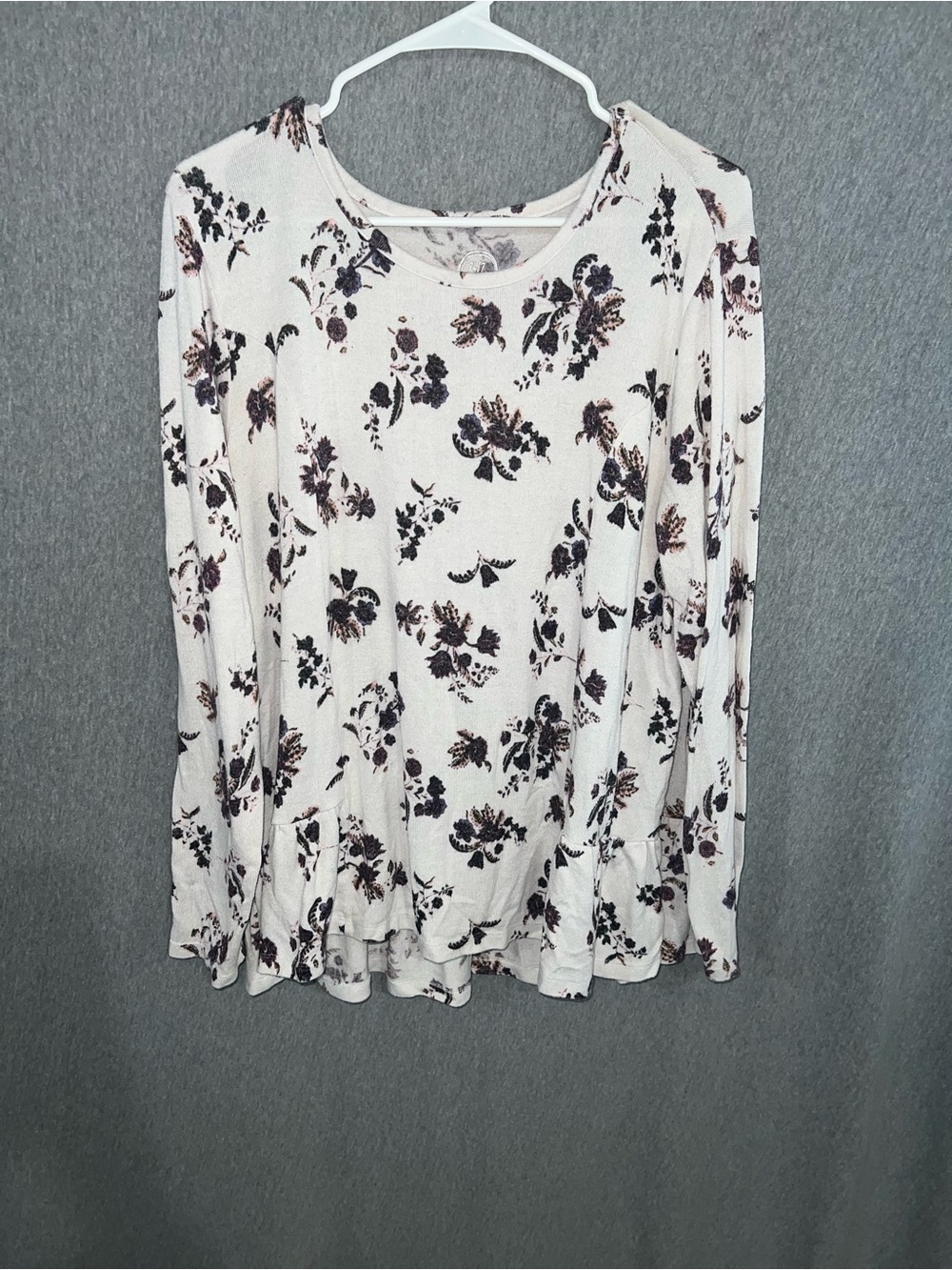 Floral Cream Long-Sleeve Ruffle-Hem Tee